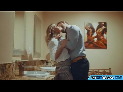 ❤️ Quando uma loira peituda o seduz em um banheiro público ️ Porno porno em porno pt-br.bassaniluigi.ru ️❤